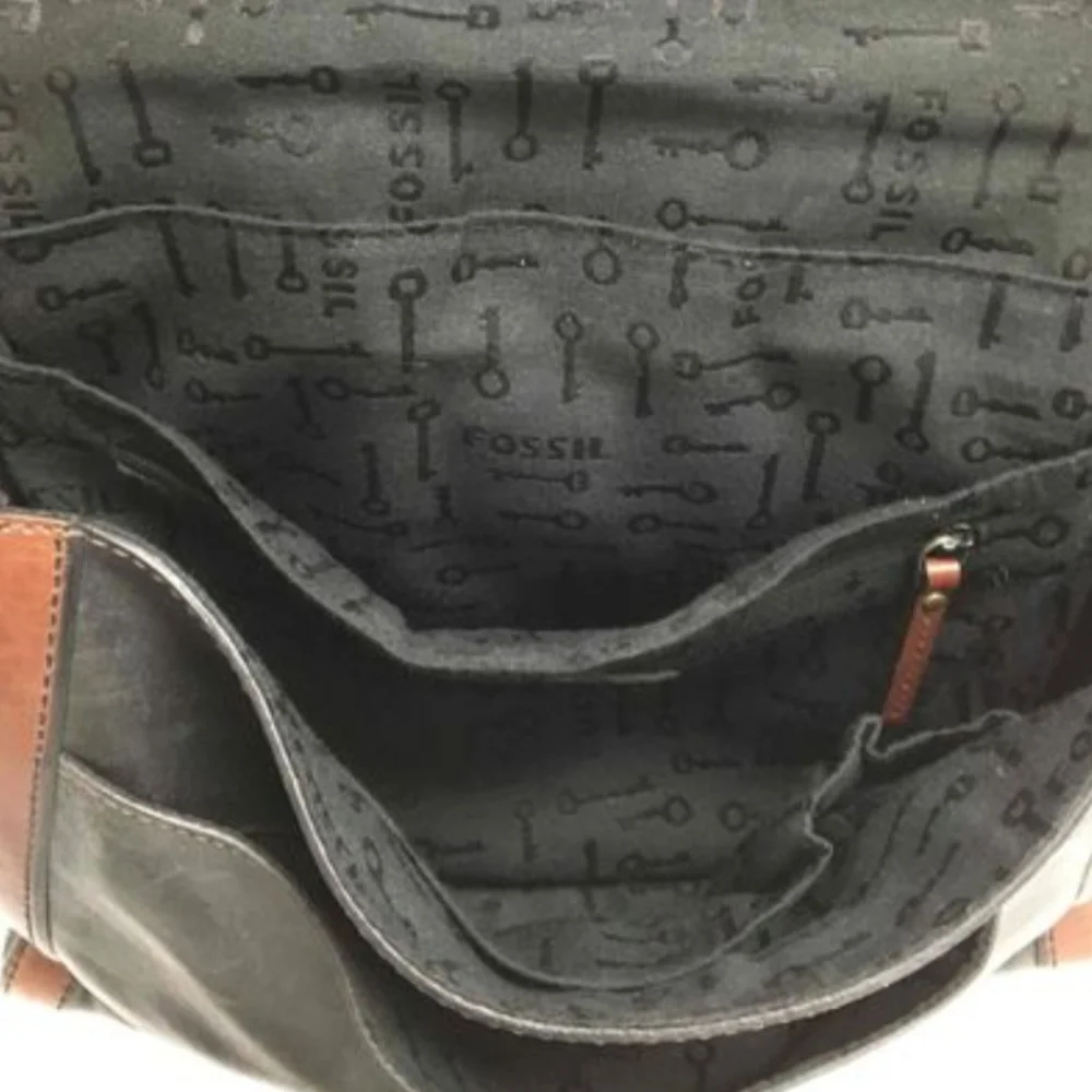 FOSSIL (VRI) Vintage ReIssue Messenger Satchel Whiskey Brown Black Classic Bag